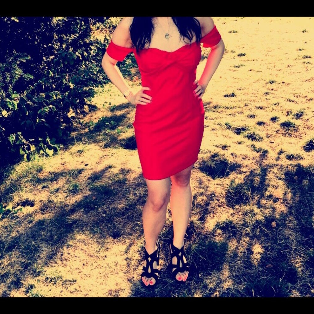 Strapless red sweetheart dress